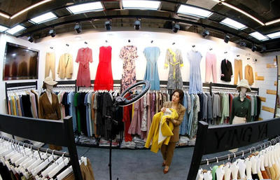 中國(guó)服裝第一街杭州四季青現(xiàn)直播禁令 服飾批發(fā)市場(chǎng)何以決裂直播