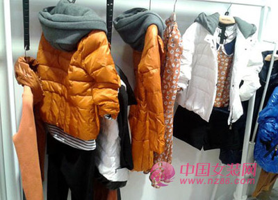 服裝新手進(jìn)貨時 不要聽由批發(fā)商忽悠哦!_進(jìn)貨指南_中國女裝網(wǎng)