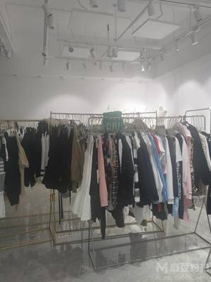 本公司在廣州萬(wàn)佳服裝批發(fā)市場(chǎng)和廣州十三行新中_模特約拍動(dòng)態(tài)